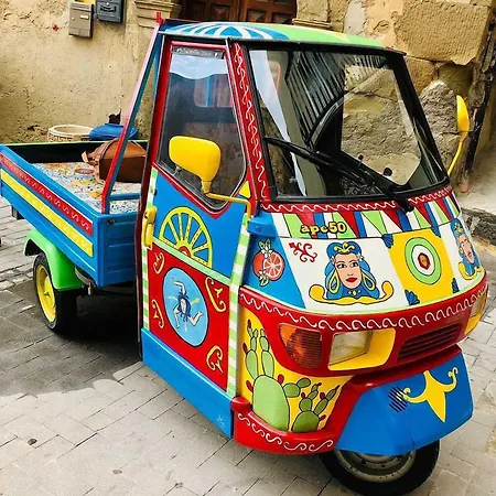לינה וארוחת בוקר Al Centro Storico 4*